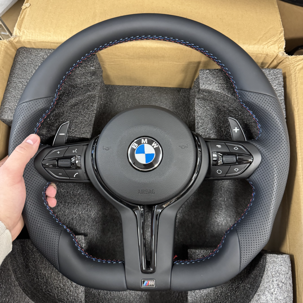 bmw m волан, m sport волан bmw, bmw f30 волан, bmw e90 m волан, bmw e70 волан, bmw f15 волан, bmw f16 волан, Бмв e90 волан, Bmw e91 волан, Bmw e53 волан, X5 волан м, bmw e92 спортен волан, bmw интериор тунинг, bmw части българия