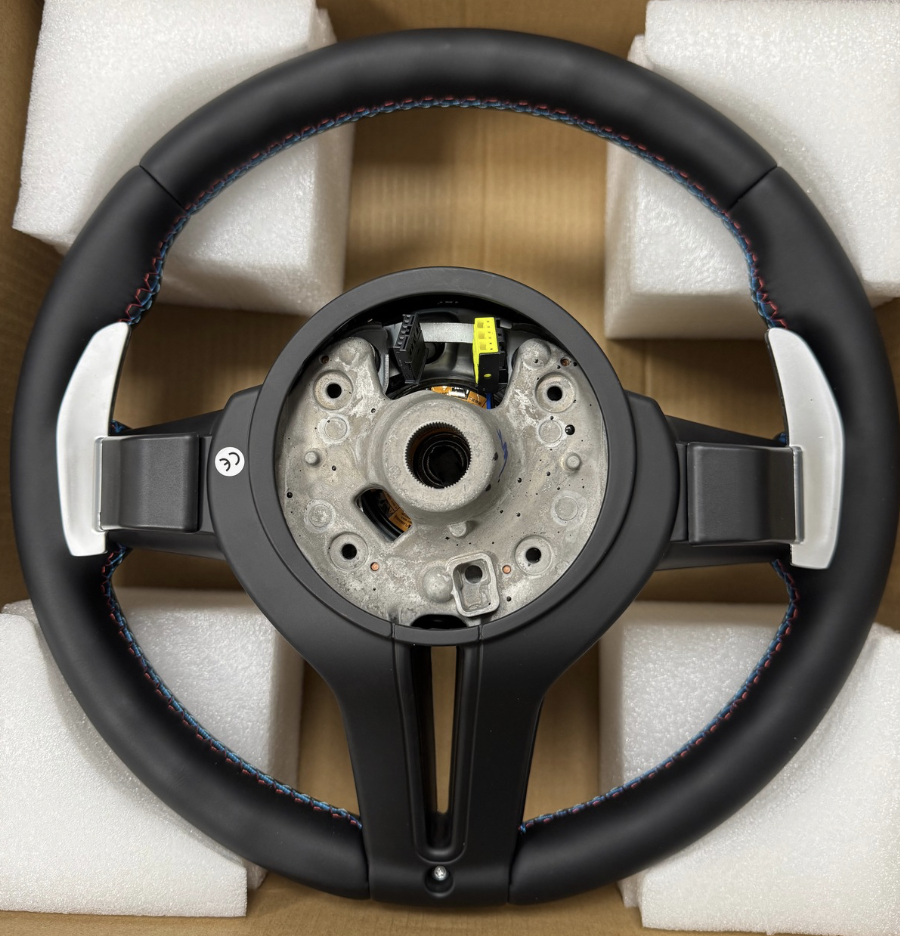 bmw спортен волан m performance волан bmw волан bmw f10 волан bmw f11 волан bmw f01 bmw m волан тунинг интериор bmw аксесоари bmw cartechbg