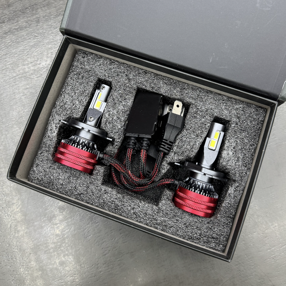 LED крушки H4, мощни лед крушки H4, LED H4 30000LM, лед крушки 130W, автокрушки H4 бяла светлина, лед за кола E-mark, не заслепяващи лед крушки H4, къси и дълги лед крушки, тунинг осветление, 3570 CSP LED H4, бели крушки за кола, H4 led 6000k, LED крушки H4 къси и дълги, мощни LED крушки 30000LM, LED крушки H4 130W, крушки за фарове H4 бяла светлина 6000K, H4 LED E-mark сертификат, не заслепяващи LED крушки H4, 3570 CSP led чип H4, H4 led bulbs, лед крушки за фар H4, качествени лед крушки H4